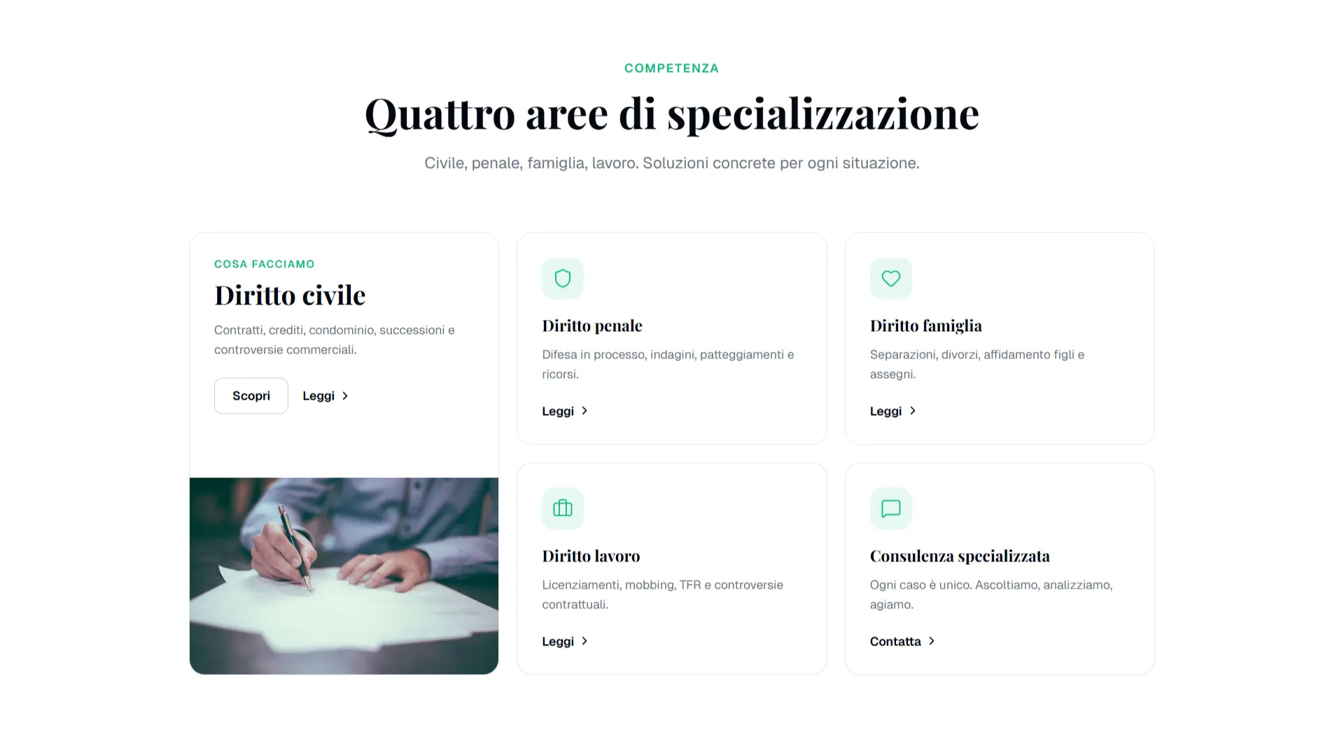 Pagina Servizi - sezione Diritto Penale con urgency badge rosso, info box sticky, background neutral-50